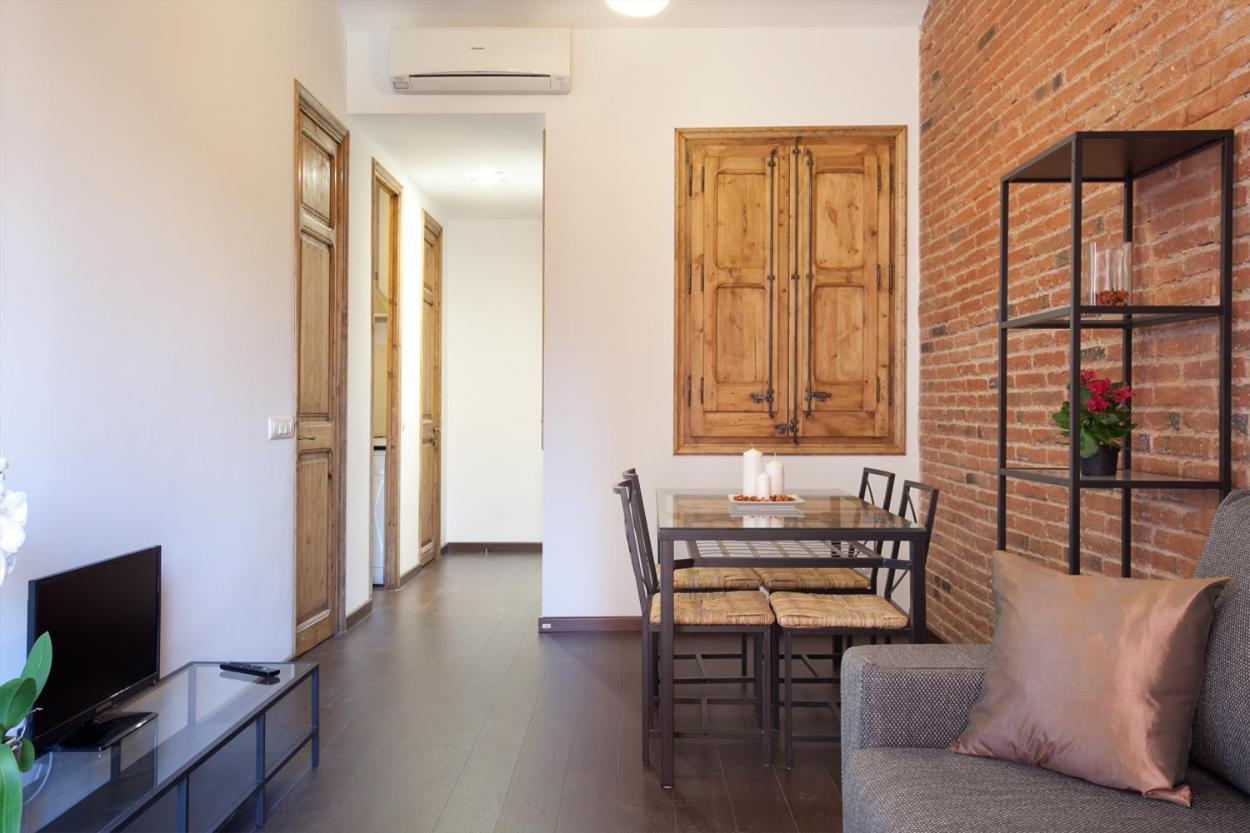 2-Bedroom Apartment For Families Barcelona Exterior photo